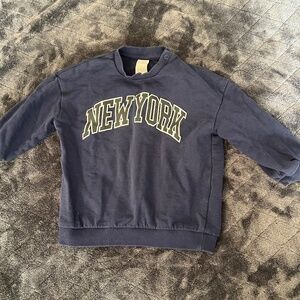 NWOT H&M New York Sweatshirt size 2T in Navy